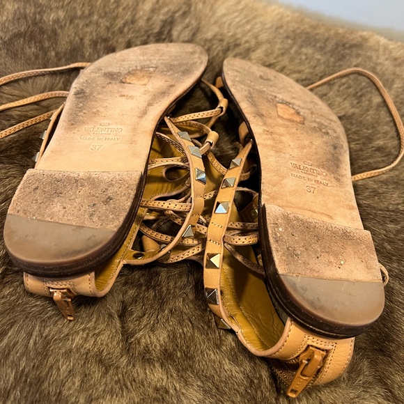 Authentic Valentino Garavani Rockstud Leather Gladiator Sandals – Nude – Size 7 - Picture 12 of 13